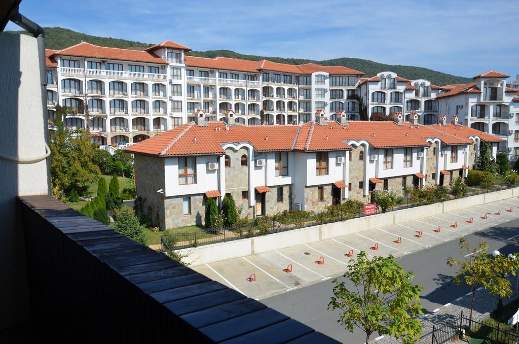 Apartments In Complex Chateau Nessebar Sveti Vlas Exterior foto